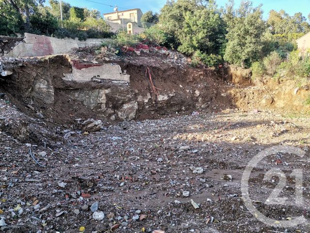 Terrain &agrave; vendre - 1913 m2 - Roquebrune Sur Argens - 83 - PROVENCE-ALPES-COTE-D-AZUR