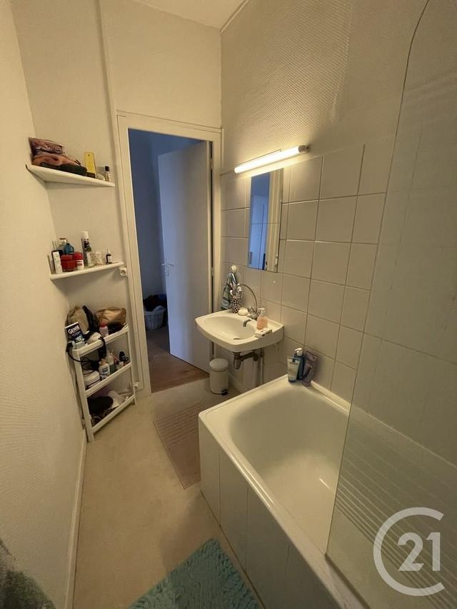 Appartement F2 à louer - 2 pièces - 45 m2 - Reims - 51 - CHAMPAGNE-ARDENNE