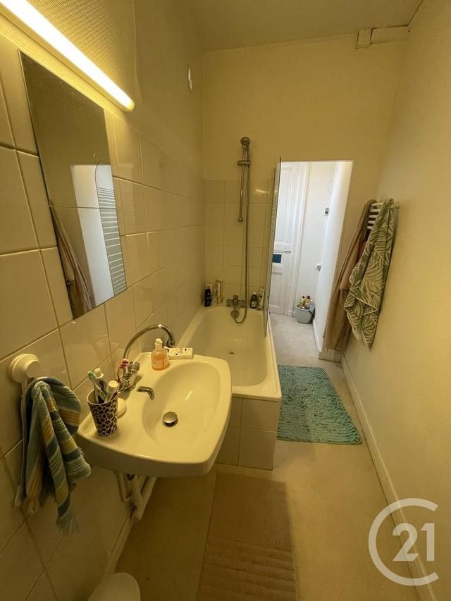 Appartement F2 à louer - 2 pièces - 45 m2 - Reims - 51 - CHAMPAGNE-ARDENNE