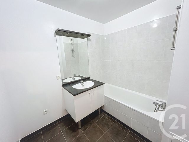 Appartement T3 à louer - 3 pièces - 62,90 m2 - Reims - 51 - CHAMPAGNE-ARDENNE