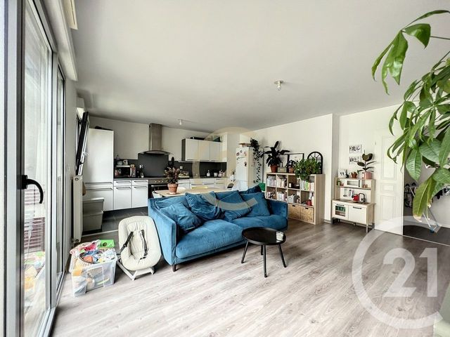 Appartement T3 à louer - 3 pièces - 66,56 m2 - Reims - 51 - CHAMPAGNE-ARDENNE