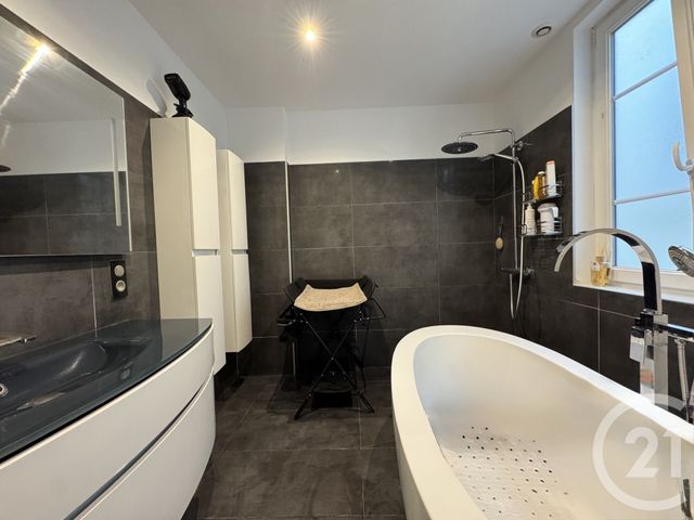 Appartement F5 &agrave; louer - 5 pi&egrave;ces - 124,14 m2 - Reims - 51 - CHAMPAGNE-ARDENNE