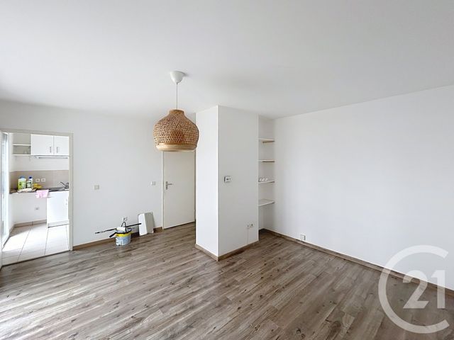 Appartement T2 &agrave; louer - 2 pi&egrave;ces - 41 m2 - Reims - 51 - CHAMPAGNE-ARDENNE