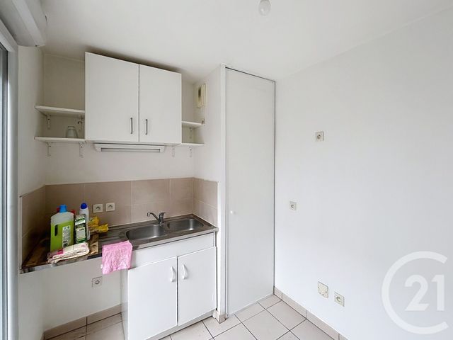 Appartement T2 &agrave; louer - 2 pi&egrave;ces - 41 m2 - Reims - 51 - CHAMPAGNE-ARDENNE