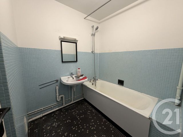 Appartement F1 bis &agrave; louer - 2 pi&egrave;ces - 43 m2 - Reims - 51 - CHAMPAGNE-ARDENNE