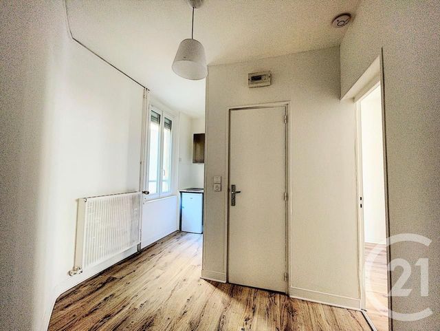 Appartement F1 &agrave; louer - 1 pi&egrave;ce - 15,10 m2 - Reims - 51 - CHAMPAGNE-ARDENNE