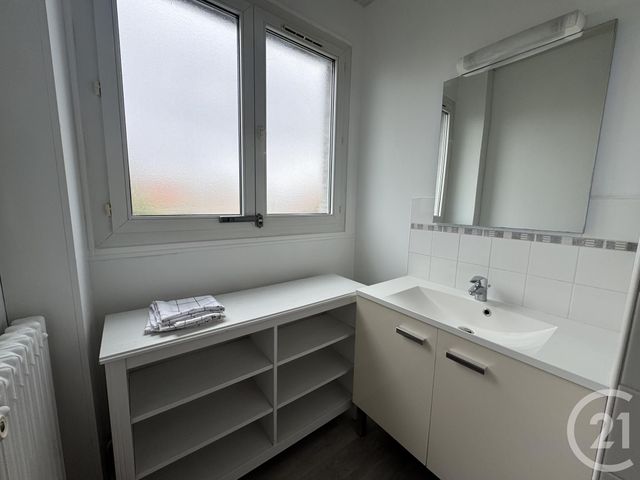 Appartement F3 &agrave; louer - 3 pi&egrave;ces - 68,20 m2 - Reims - 51 - CHAMPAGNE-ARDENNE