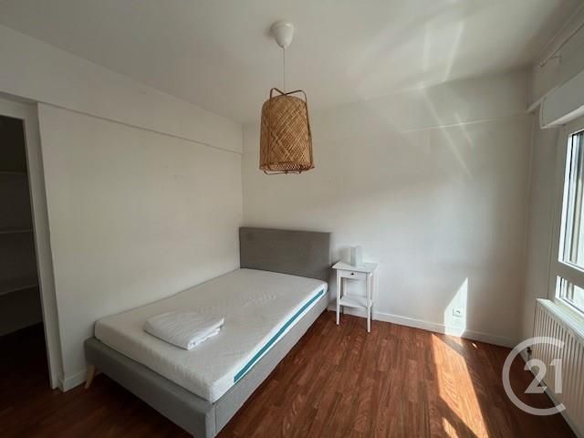Appartement T4 &agrave; louer - 3 pi&egrave;ces - 74 m2 - Reims - 51 - CHAMPAGNE-ARDENNE