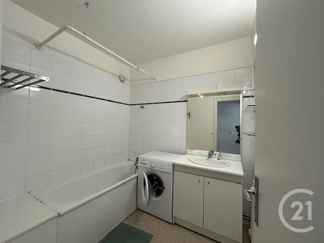 Appartement T4 &agrave; louer - 3 pi&egrave;ces - 74 m2 - Reims - 51 - CHAMPAGNE-ARDENNE