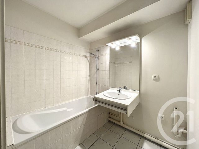 Appartement F2 &agrave; louer - 2 pi&egrave;ces - 45,30 m2 - Reims - 51 - CHAMPAGNE-ARDENNE