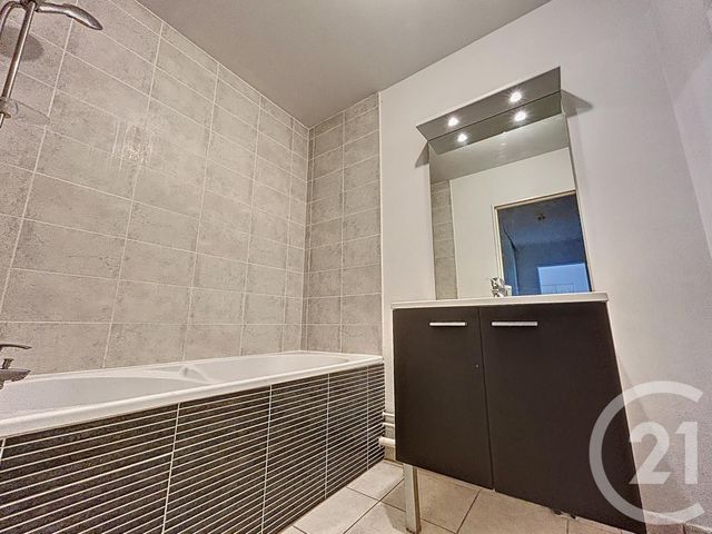 Appartement F3 &agrave; louer - 3 pi&egrave;ces - 63,79 m2 - Reims - 51 - CHAMPAGNE-ARDENNE