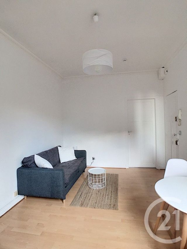 Appartement T2 &agrave; louer - 2 pi&egrave;ces - 35,80 m2 - Reims - 51 - CHAMPAGNE-ARDENNE