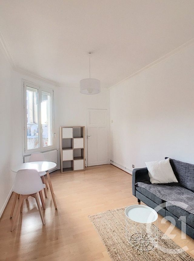 Appartement T2 &agrave; louer - 2 pi&egrave;ces - 35,80 m2 - Reims - 51 - CHAMPAGNE-ARDENNE