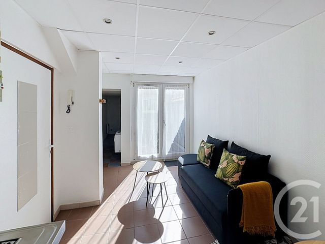 Appartement T1 &agrave; louer - 1 pi&egrave;ce - 25,90 m2 - Reims - 51 - CHAMPAGNE-ARDENNE