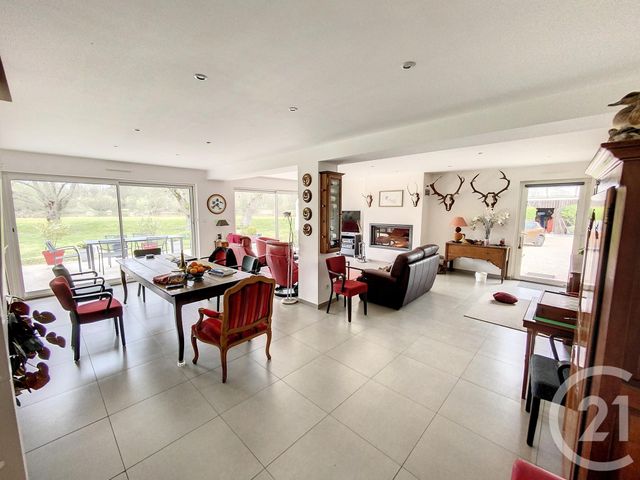 Maison &agrave; vendre - 6 pi&egrave;ces - 231,20 m2 - La Ferte St Cyr - 41 - CENTRE