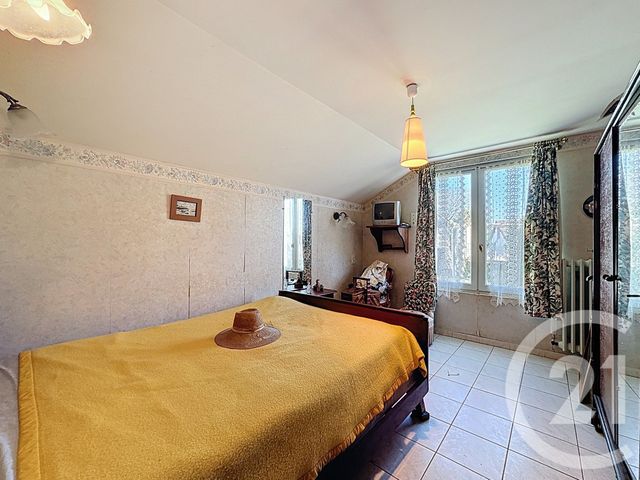 Maison à vendre - 4 pièces - 75,67 m2 - Dun Le Poelier - 36 - CENTRE