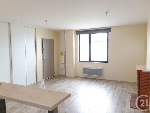 Appartement F2 &agrave; louer - 2 pi&egrave;ces - 50 m2 - Romorantin Lanthenay - 41 - CENTRE