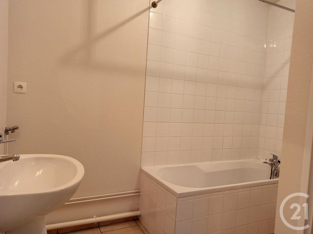 Appartement F2 &agrave; louer - 2 pi&egrave;ces - 50 m2 - Romorantin Lanthenay - 41 - CENTRE