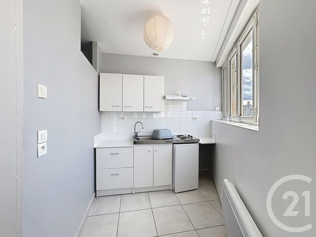 Maison &agrave; louer - 2 pi&egrave;ces - 39 m2 - Romorantin Lanthenay - 41 - CENTRE