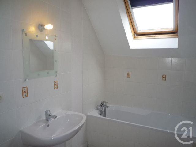 Appartement F4 &agrave; louer - 4 pi&egrave;ces - 78 m2 - Romorantin Lanthenay - 41 - CENTRE