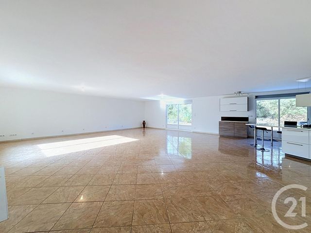 Maison &agrave; louer - 6 pi&egrave;ces - 225 m2 - Gievres - 41 - CENTRE