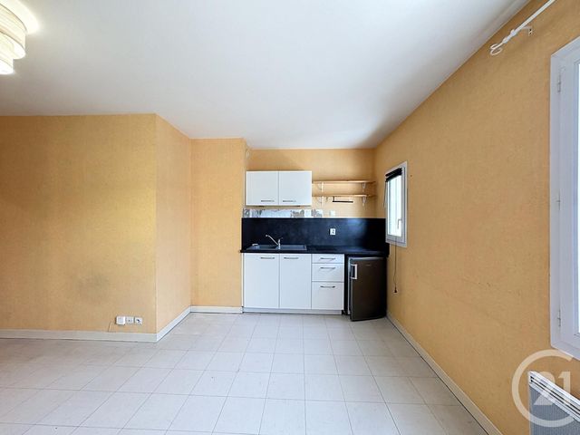 Appartement Studio &agrave; louer - 1 pi&egrave;ce - 35 m2 - Romorantin Lanthenay - 41 - CENTRE
