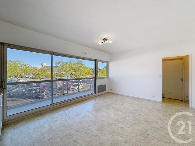 Appartement F2 &agrave; louer - 2 pi&egrave;ces - 48 m2 - Romorantin Lanthenay - 41 - CENTRE