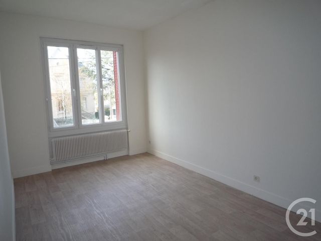 Maison &agrave; louer - 5 pi&egrave;ces - 98,33 m2 - Romorantin Lanthenay - 41 - CENTRE