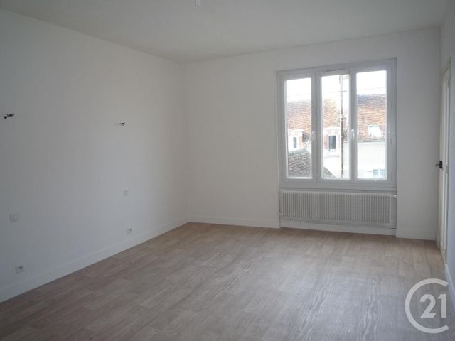 Maison &agrave; louer - 5 pi&egrave;ces - 98,33 m2 - Romorantin Lanthenay - 41 - CENTRE