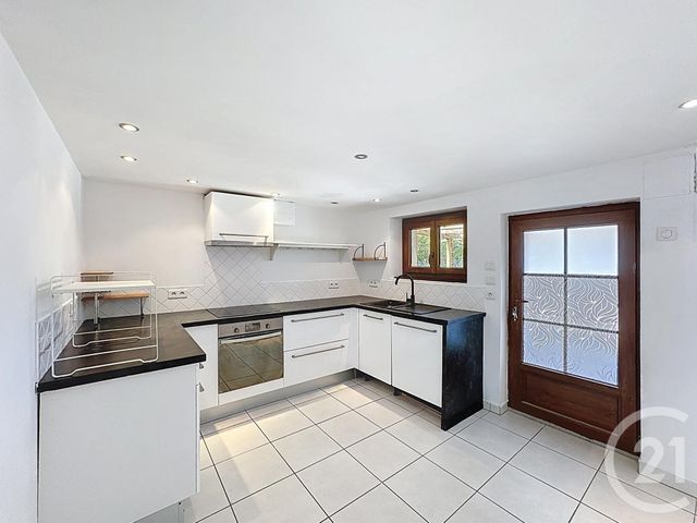 Maison &agrave; louer - 4 pi&egrave;ces - 70,33 m2 - Selles St Denis - 41 - CENTRE