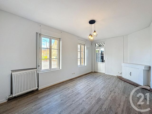 Maison &agrave; louer - 4 pi&egrave;ces - 80,18 m2 - Salbris - 41 - CENTRE