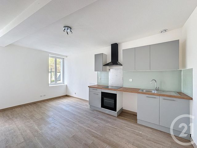 Appartement à louer - 3 pièces - 90,10 m2 - La Ferte Imbault - 41 - CENTRE