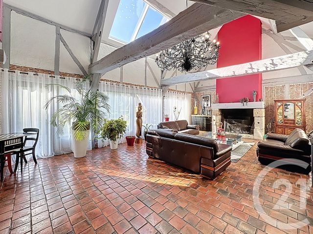 Maison à vendre - 24 pièces - 869,70 m2 - 18 - CENTRE