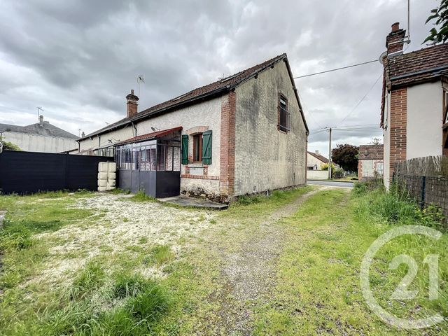 Maison &agrave; louer - 5 pi&egrave;ces - 64 m2 - Salbris - 41 - CENTRE