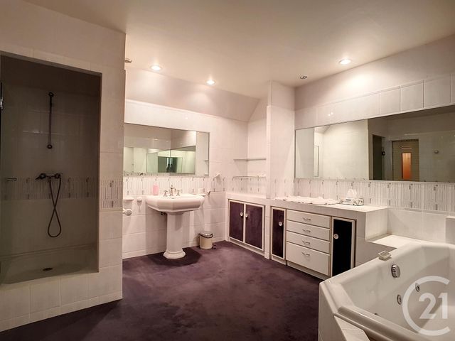 Appartement Duplex &agrave; vendre - 8 pi&egrave;ces - 275 m2 - Salbris - 41 - CENTRE