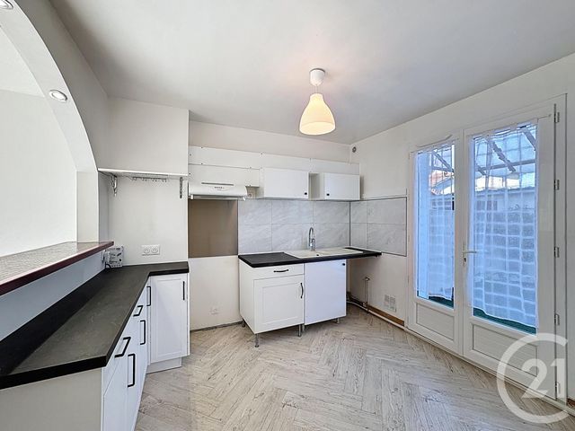 Maison &agrave; louer - 4 pi&egrave;ces - 71 m2 - Salbris - 41 - CENTRE