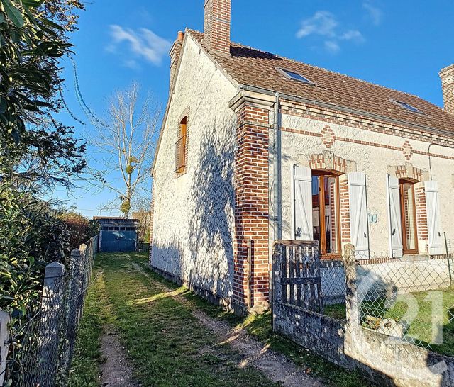 Maison &agrave; louer - 3 pi&egrave;ces - 65 m2 - Salbris - 41 - CENTRE
