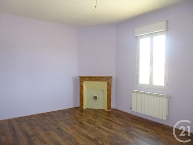 Maison &agrave; louer - 5 pi&egrave;ces - 122 m2 - Salbris - 41 - CENTRE