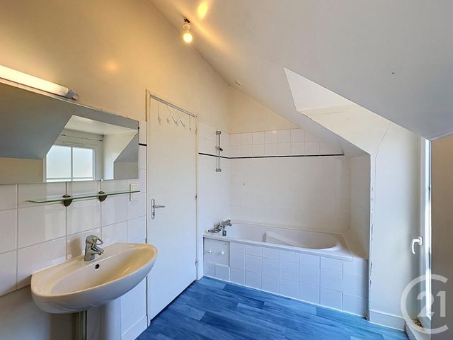 Maison &agrave; louer - 4 pi&egrave;ces - 118,52 m2 - Nancay - 18 - CENTRE