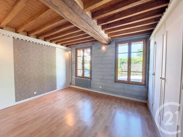 Maison &agrave; louer - 3 pi&egrave;ces - 132,55 m2 - Chaumont Sur Tharonne - 41 - CENTRE