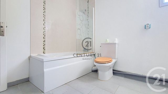 Maison &agrave; louer - 3 pi&egrave;ces - 68,90 m2 - Rosny Sous Bois - 93 - ILE-DE-FRANCE
