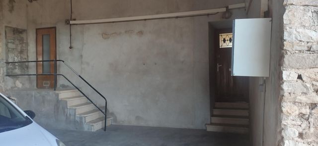 Maison &agrave; louer - 2 pi&egrave;ces - 50,12 m2 - Puyloubier - 13 - PROVENCE-ALPES-COTE-D-AZUR