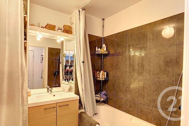 Appartement T3 à vendre - 3 pièces - 54,40 m2 - Trets - 13 - PROVENCE-ALPES-COTE-D-AZUR