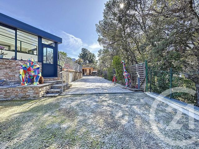 Maison à vendre - 5 pièces - 143 m2 - Pourcieux - 83 - PROVENCE-ALPES-COTE-D-AZUR