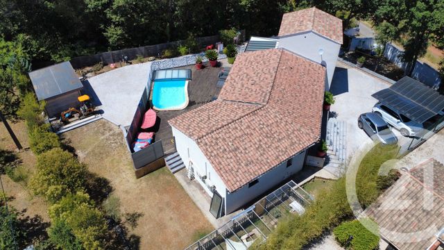 Maison à vendre - 5 pièces - 143 m2 - Pourcieux - 83 - PROVENCE-ALPES-COTE-D-AZUR