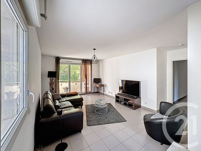 Appartement T3 à vendre - 3 pièces - 69,20 m2 - Gardanne - 13 - PROVENCE-ALPES-COTE-D-AZUR