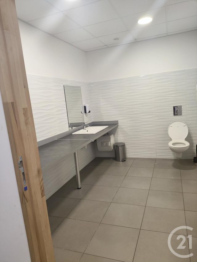 Local commercial à louer - 41.0 m2 - 83 - Var