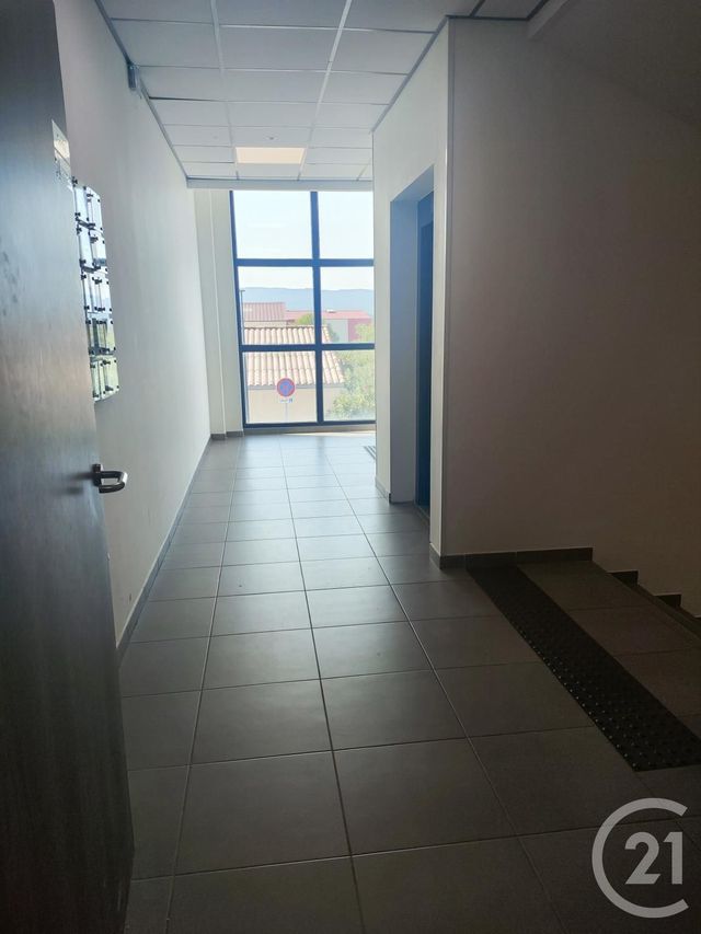 Local commercial à louer - 41.0 m2 - 83 - Var