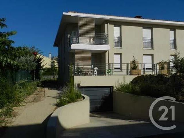 Parking &agrave; louer - 11 m2 - Trets - 13 - PROVENCE-ALPES-COTE-D-AZUR