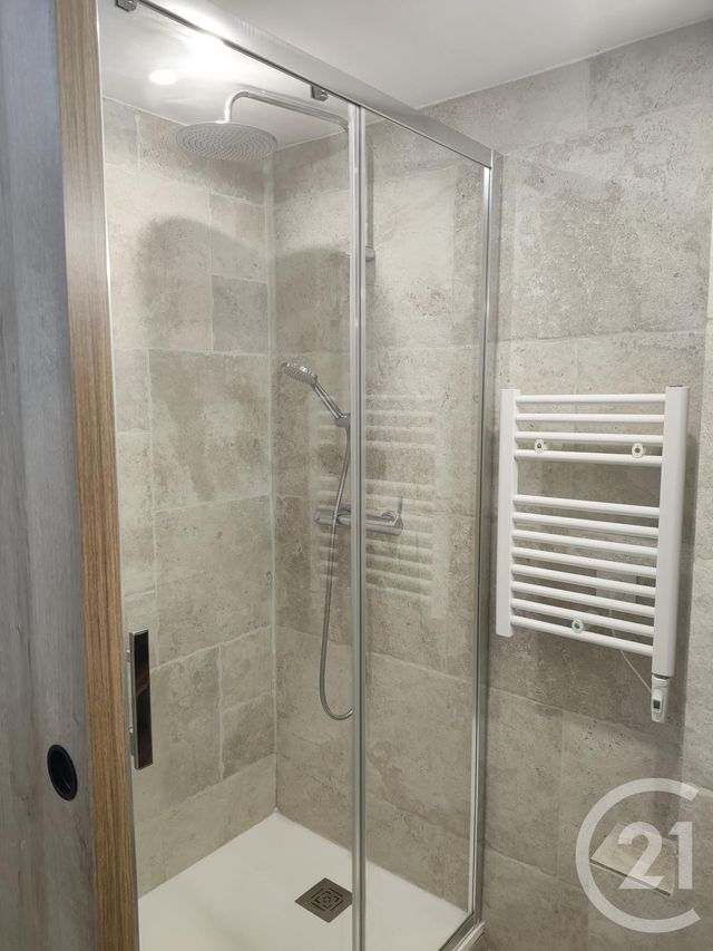 Appartement à louer - 2 pièces - 28,25 m2 - Trets - 13 - PROVENCE-ALPES-COTE-D-AZUR